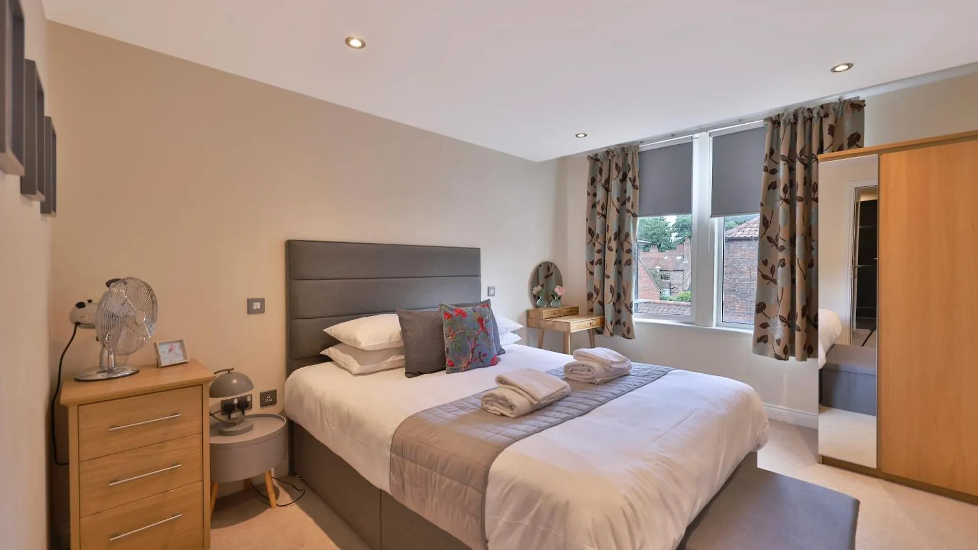 Aspire - 2 Bed, Parking, 3 Minute Walk To Minster Daire York